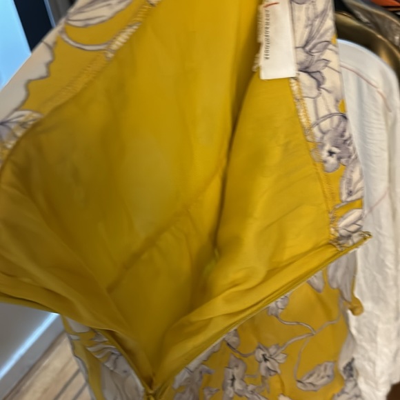 Anthropologie size 6 NWT Yellow floral ruffled skirt - Picture 4 of 5